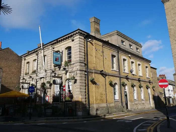 Kent House, the old county court on Spital Street, Dartford