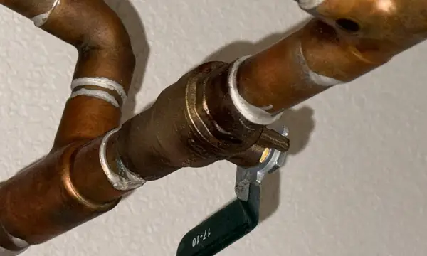 Copper water pipes with a shut-off valve