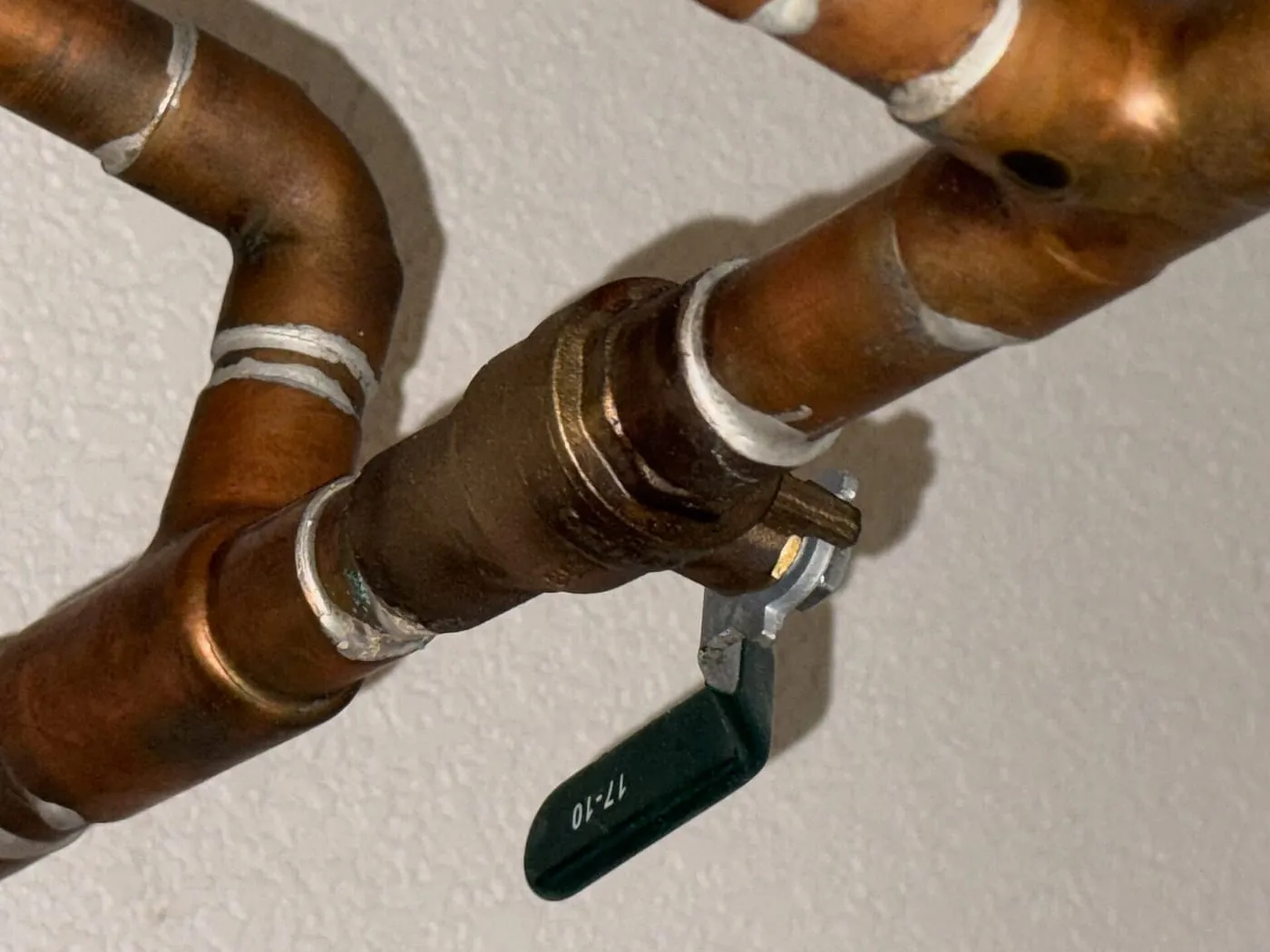 Copper water pipes with a shut-off valve