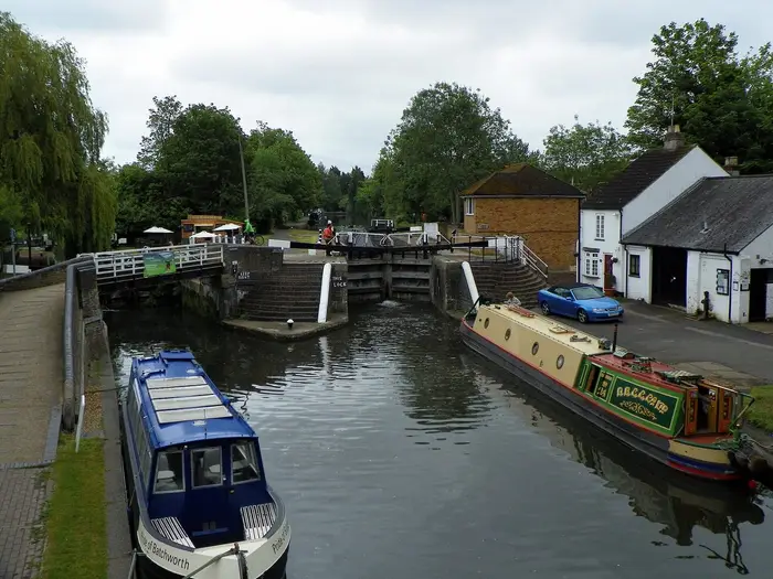 Narrowboats at Batchworth Lock on the Grand Union Canal, Rickmansworth