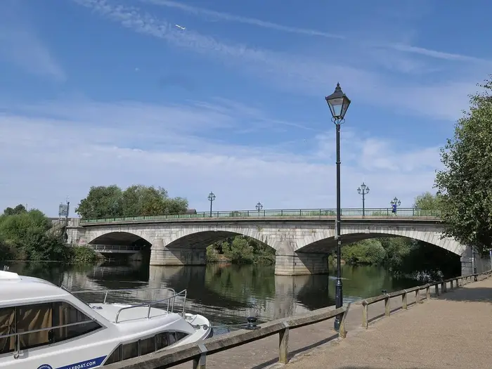 Staines Bridge over the River Thames, Staines-upon-Thames