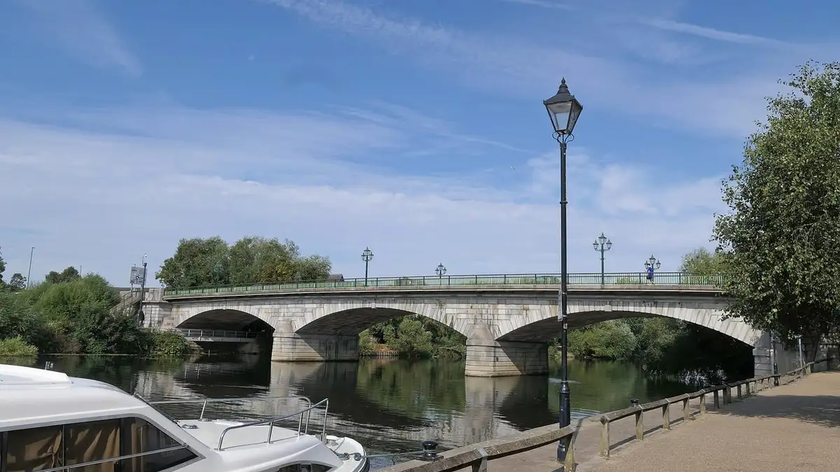 Staines Bridge over the River Thames, Staines-upon-Thames